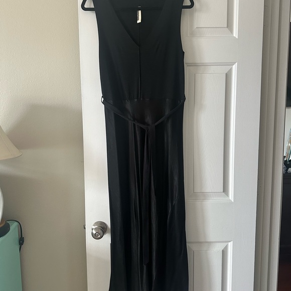 RN CONVERTIBLE DRESS BLACK Knit Top, Satin full Skirt…NWOT - Picture 1 of 7